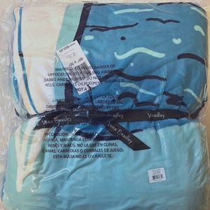 VB Large Plush Throw Blanket  NWT- 80’ X 50’